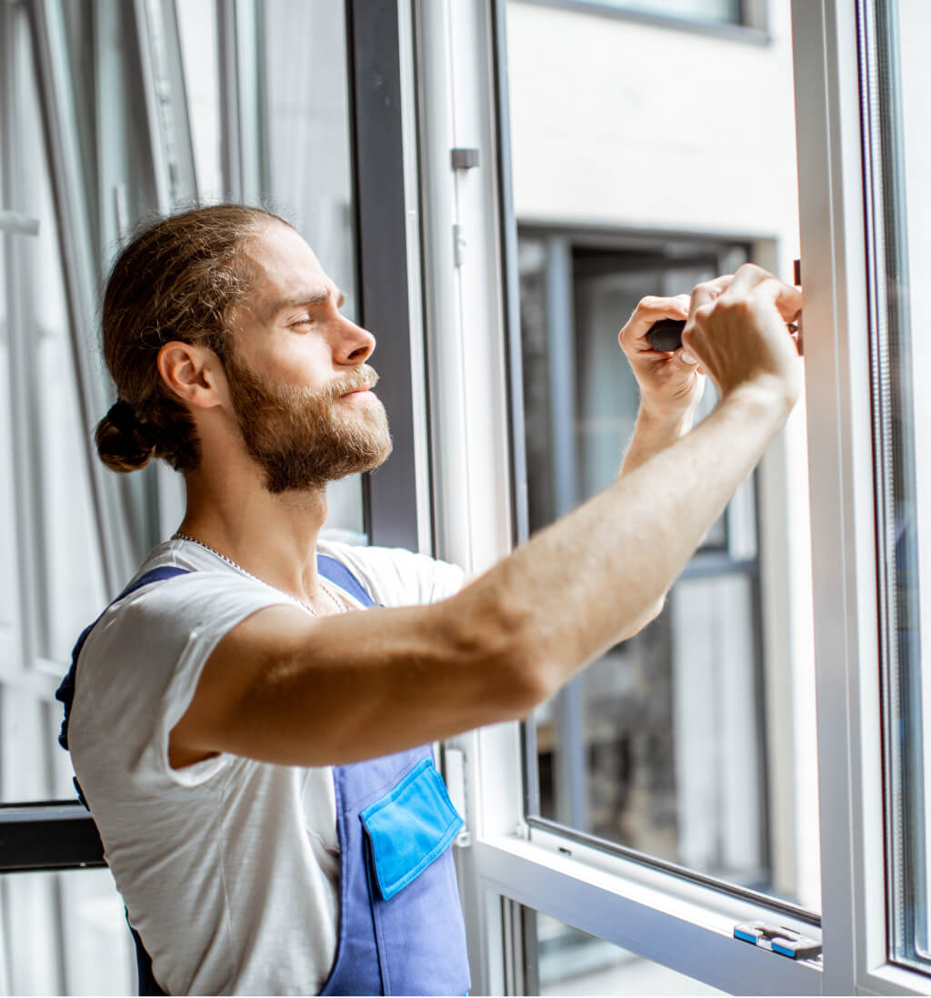 Pose d'un miroir sur mesure dans un appartement à Koekelberg