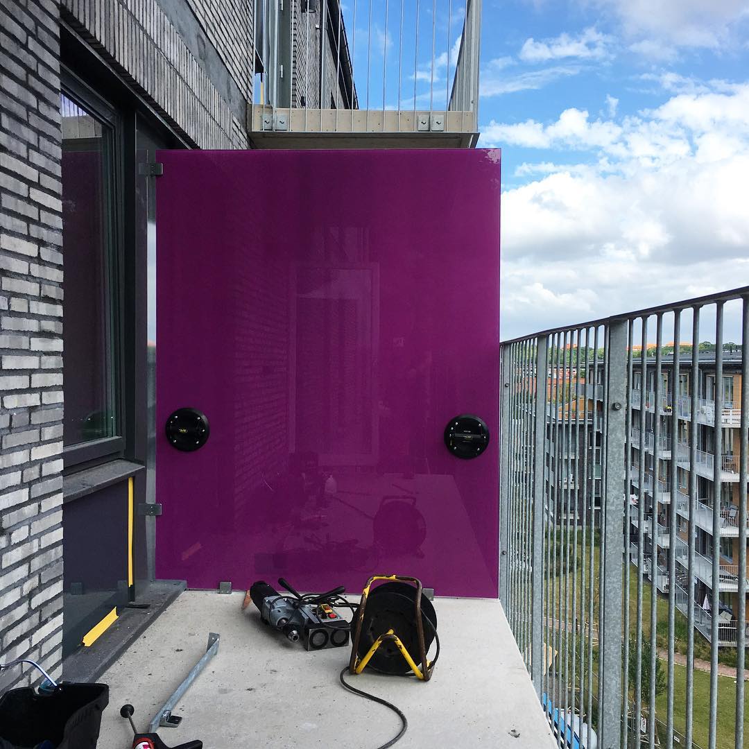 Remplacement d'une vitre cassée dans une maison bruxelloise à Saint-Josse